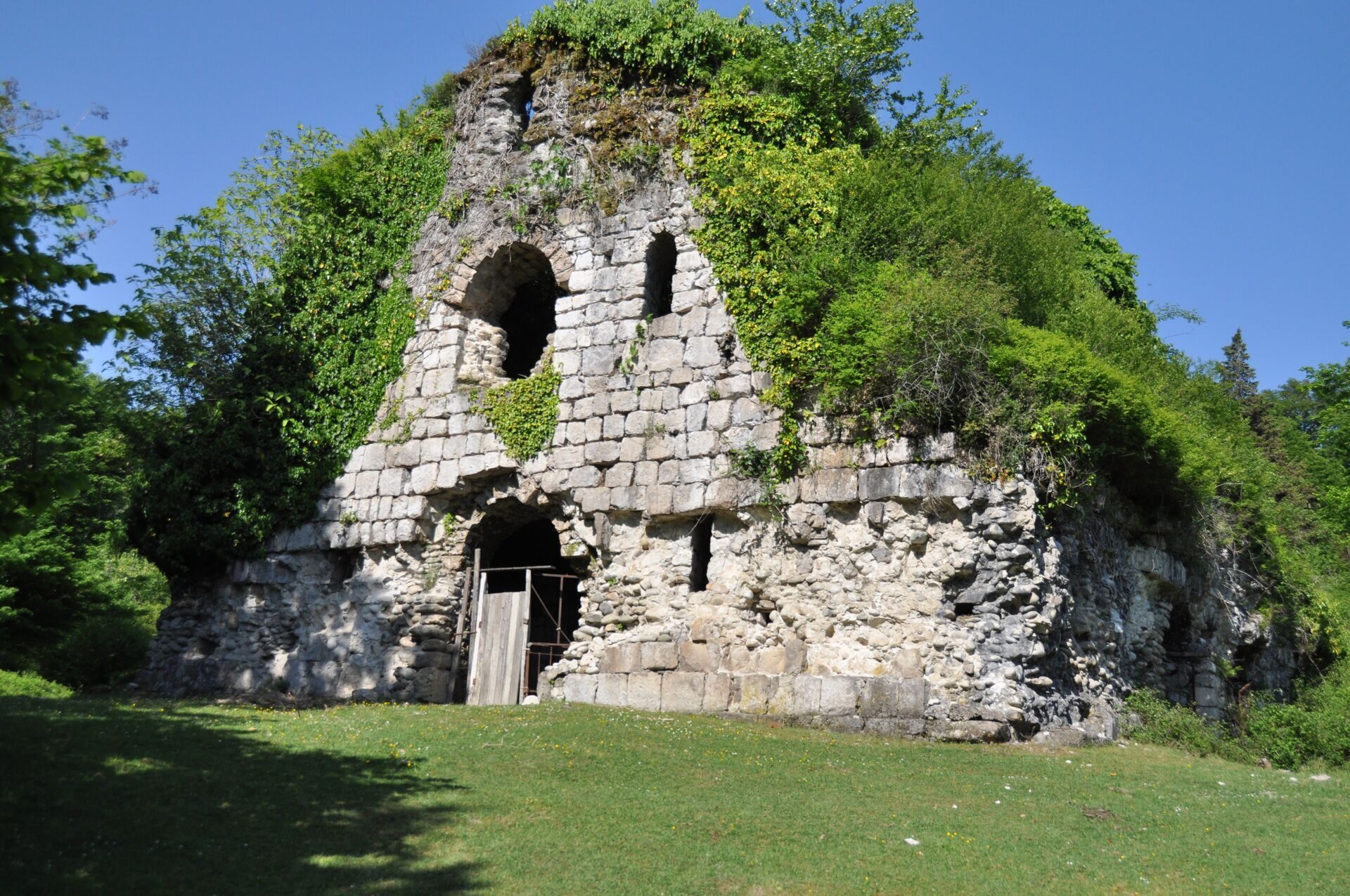 Храм в Мюссере Абхазия